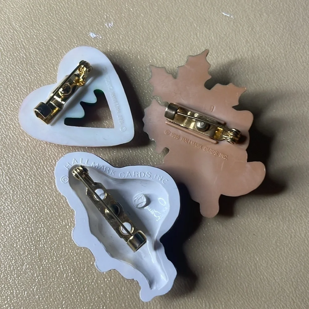 Set Of 3 Vintage Christmas Brooches Hallmark